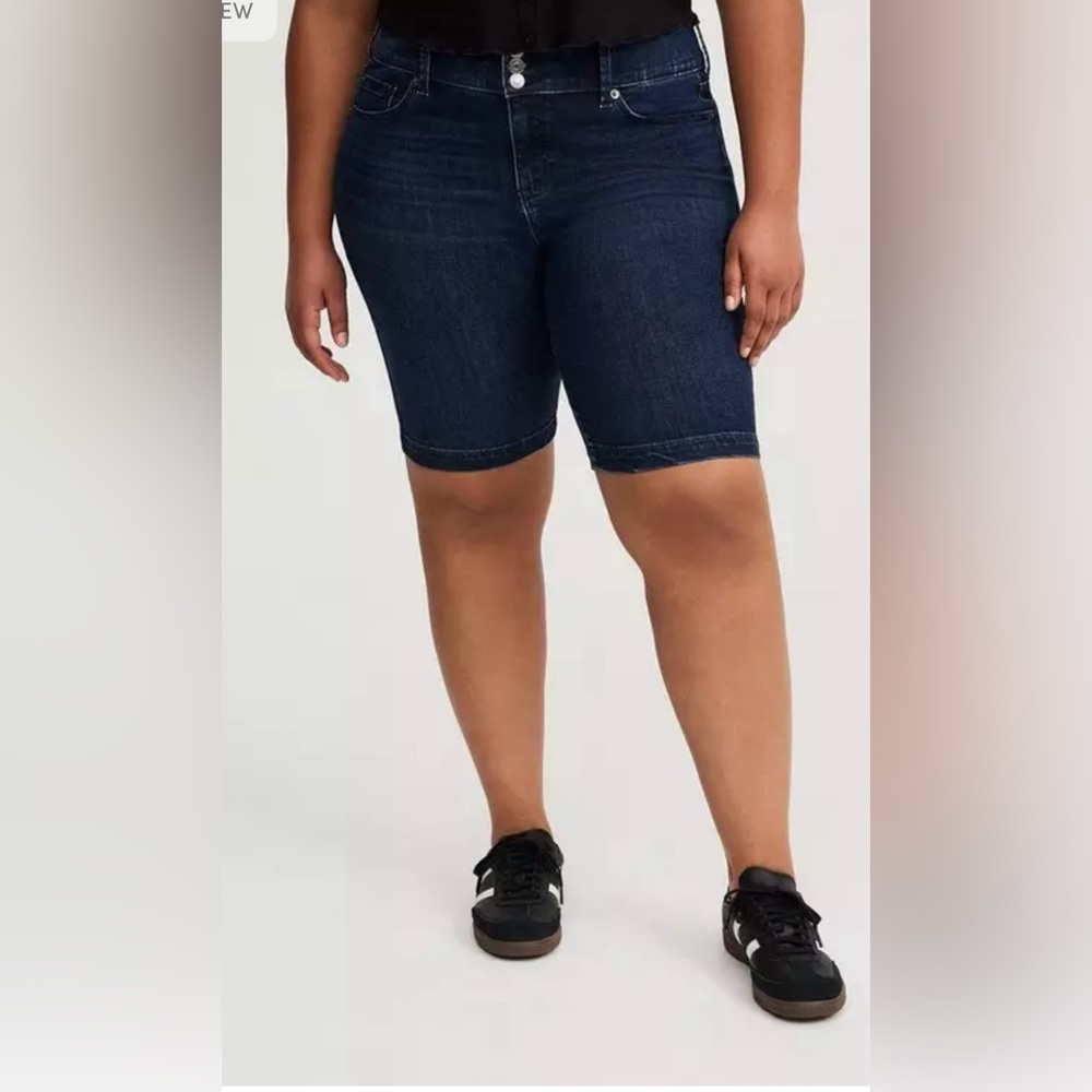 Torrid Black Jegging Bermuda High-Rise Shorts